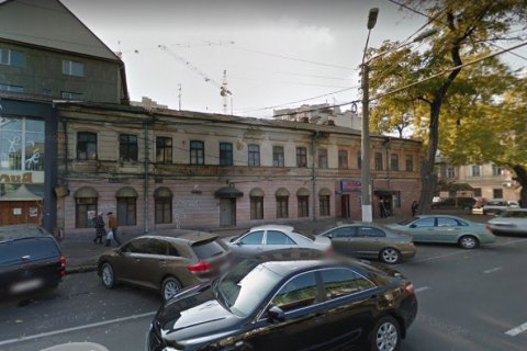 В центре Одессы обрушилось перекрытие старого жилого дома