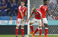 Во время матча Швейцарии с Францией порвали мяч и четыре футболки