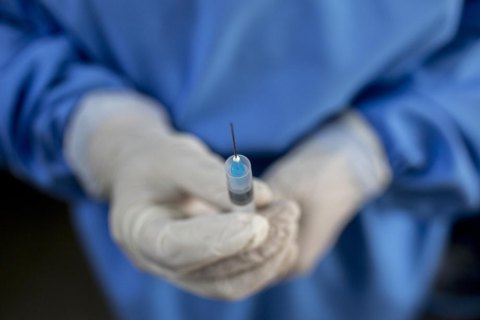Вакцина от коронавируса в Украине появится не раньше апреля