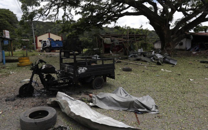 У Колумбії внаслідок хвилі вогнепальних нападів і підривів загинуло щонайменше сім осіб