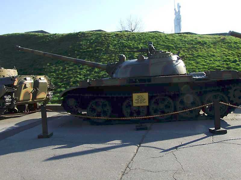 Танк Т-54 у Музеї історії України у 2-й Світовій війні