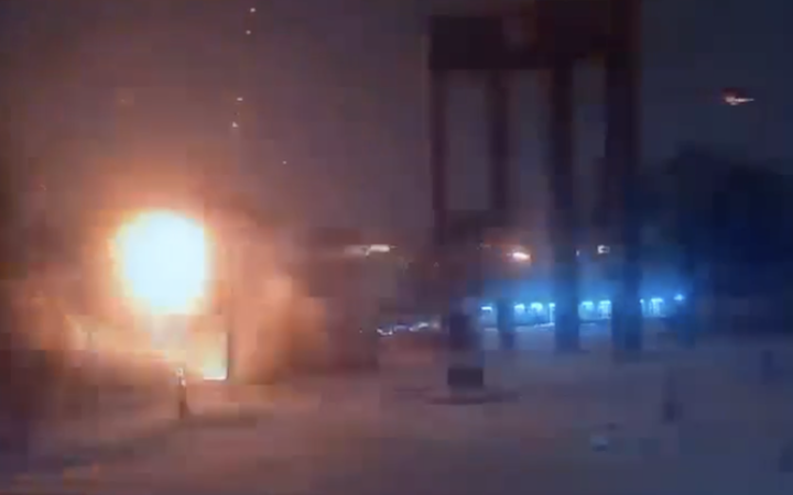 Росія атакувала дроном центр Львова: він упав біля пам'ятника Бандері 