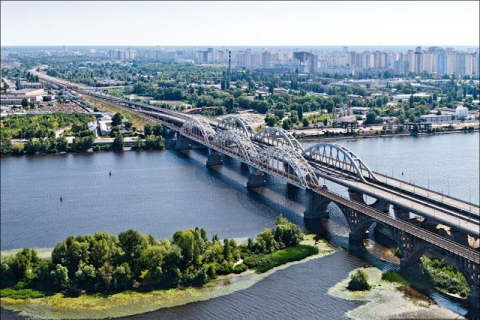 "Укрзализныця" подписала контракт на 1,15 млрд грн на достройку Дарницкого моста 