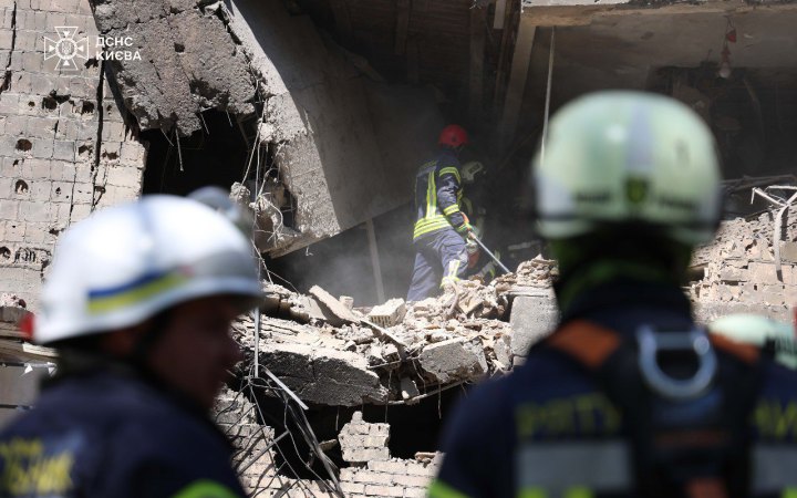 Головне за ніч та ранок п’ятниці, 4 липня: масована атака на Київ та Київщину, майже 150 боєзіткнень, удар по Кривому Рогу  