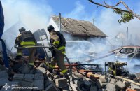 Російські окупанти атакували Нікополь: у житловому секторі виникла пожежа