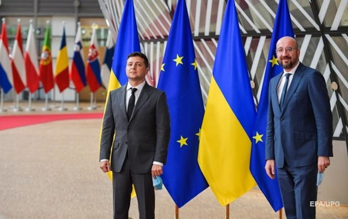 Volodymyr Zelensky và Chủ tịch Hội đồng Châu Âu Charles Michel tại hội nghị thượng đỉnh Ukraine-EU