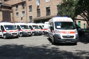Миколаївським медикам дісталися 11 "швидких" і один реанімобіль