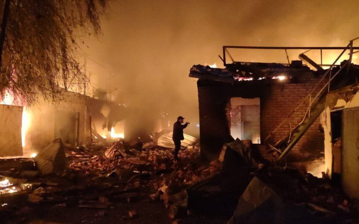 На Київщині внаслідок нічної російської атаки є загиблий (доповнено)