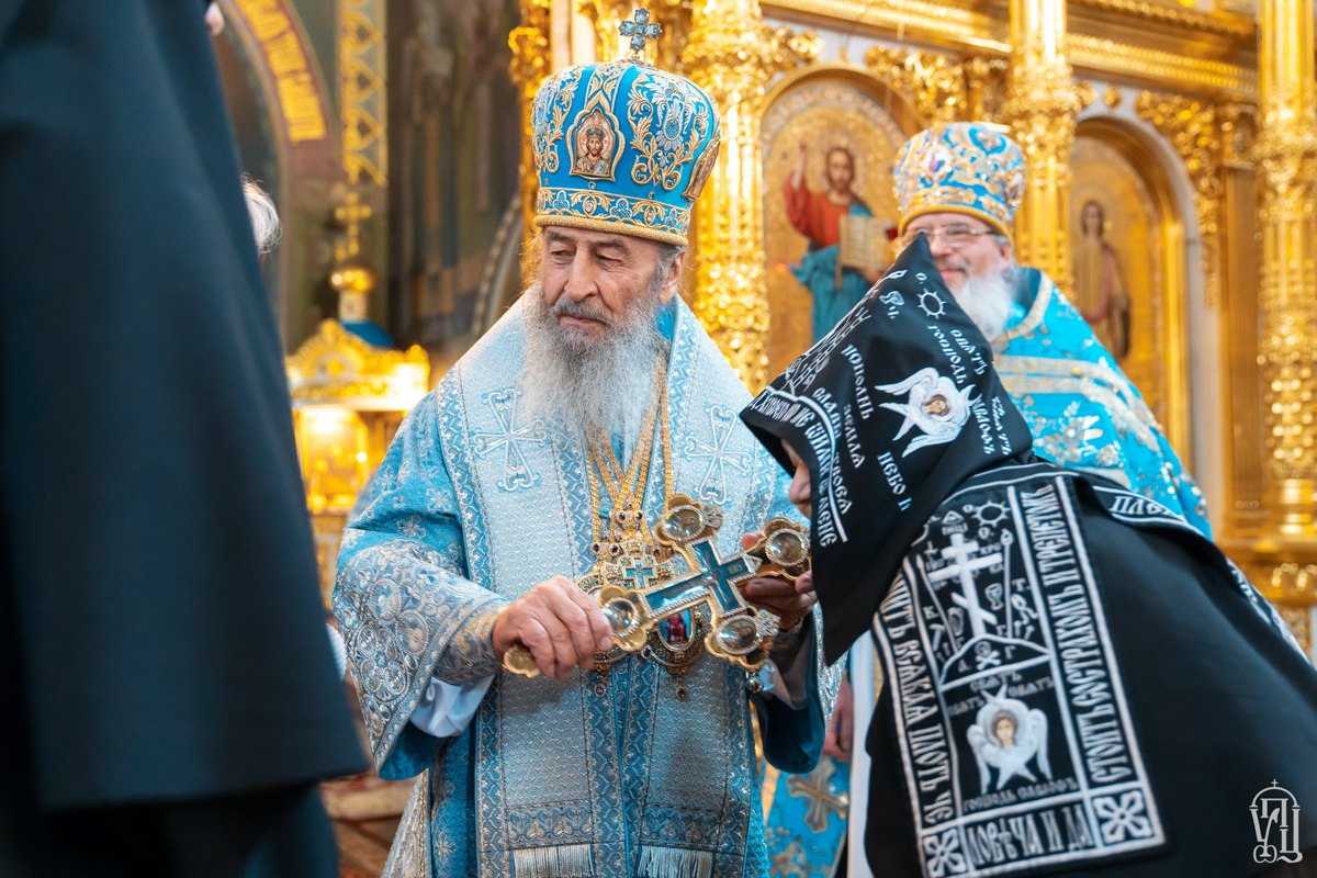 Глава УПЦ МП митрополит Онуфрій під час літургії у Свято-Миколаївському соборі Свято-Покровського жіночого монастиря в день
свята Покрови Пресвятої Богородиці в Києві,14 жовтня 2025 р.