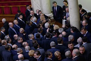 ПР збирає підписи під проханням до Януковича про прем'єра-"регіонала"