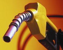 К лету бензин в Украине может стоить 10-12 грн за литр