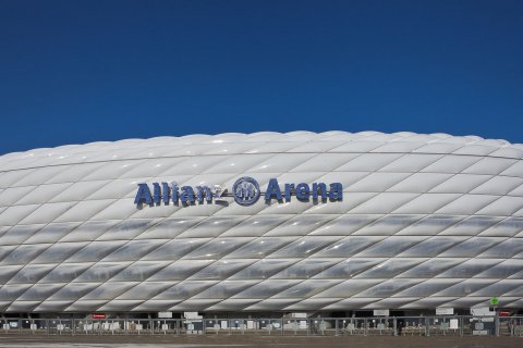 "Баварії" заборонили проводити домашні матчі з глядачами