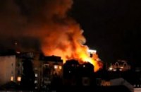 МЧС: в старинном киевском доме загорелся верхний этаж