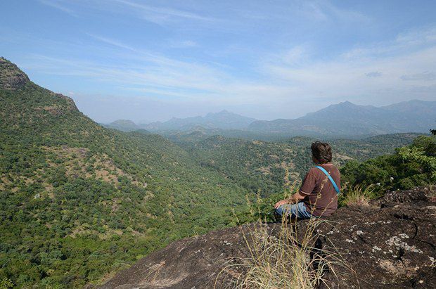Ихельзон медитирует в Западных Гхатах (Chinnar wildlife sanctuary, Kerala)