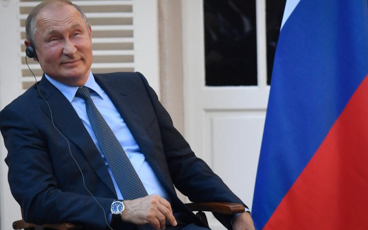 Путін заявив, що РФ "впевнено справляється з фінансово-технологічною агресією з боку деяких країн”