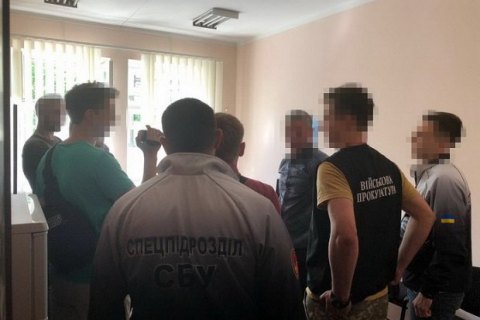 ​В Николаевской области замдиректора центра занятости вымогал "откаты" у бизнесменов 