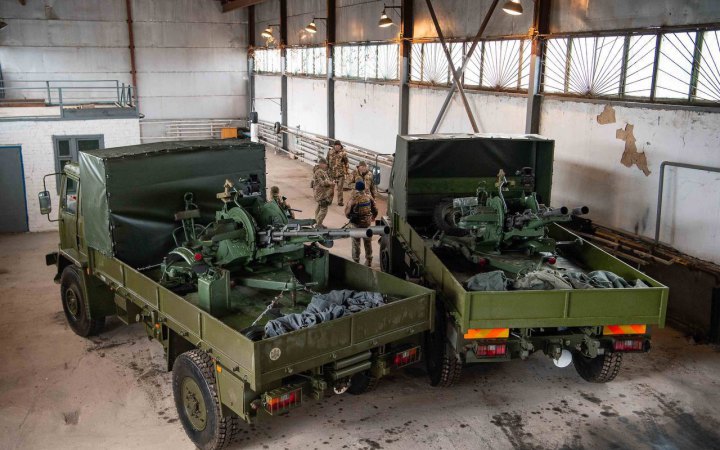 Порошенко передав два мобільних "антишахеди" батальйону ТрО, який прикриває Київ