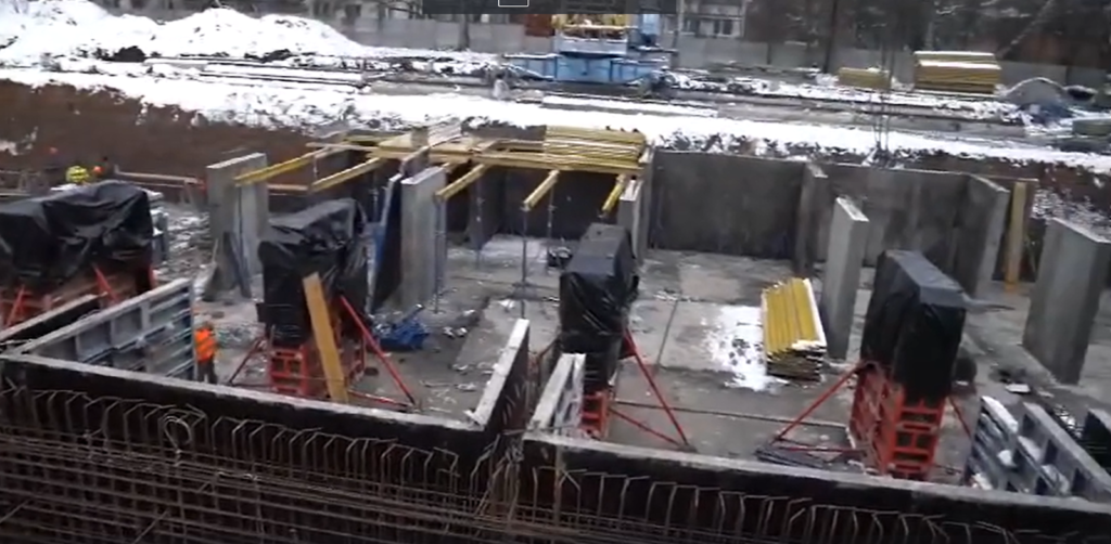 Скриншот з відео будівництва підземної школи, з тг-каналу Терехова