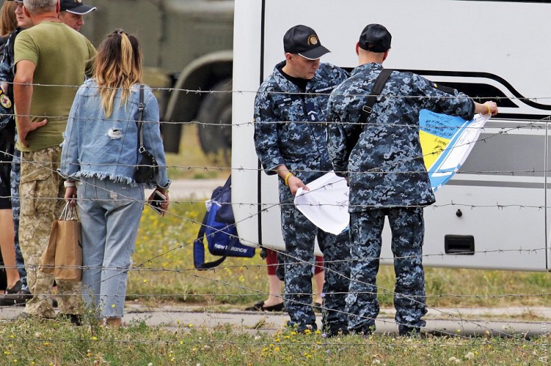 Освобожденные из российского плена моряки вернулись в Одессу (ФОТО) 7