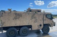Українські військові отримали броньовані машини Pinzgauer від анонімного благодійника
