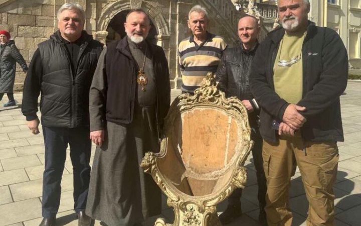 До Львова повернули крісло Шептицького, яке в Росію вивіз єпископ РПЦ