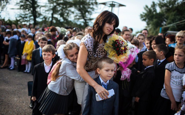 Школа на мінімалках. «Той рівень зарплати, що є зараз, спонукає багатьох учителів працювати на двох, а то й трьох роботах» 