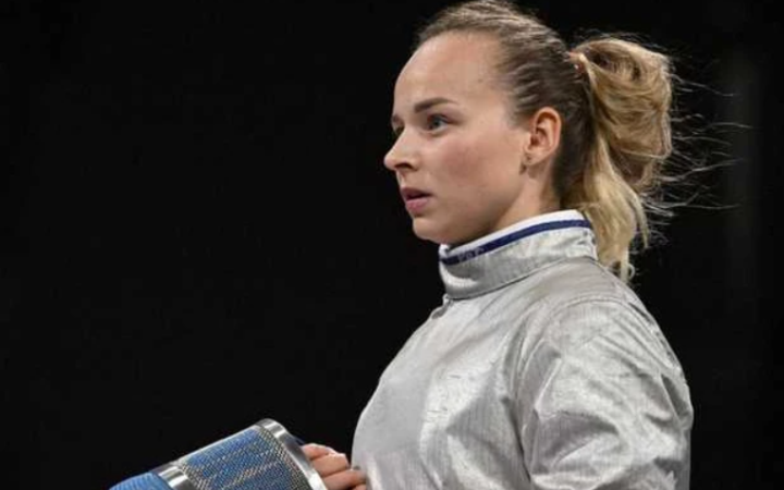 Українська шаблістка Юлія Бакастова перемогла "нейтральну спортсменку" з країни-агресорки
