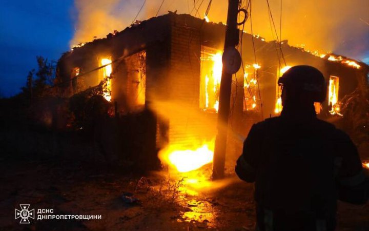Унаслідок обстрілу РФ Дніпропетровщини пошкоджено приватні будинки і газогін