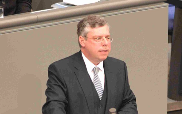 Politico: у Німеччині та Польщі зростає невдоволення через різкий наплив молодих українських чоловіків віком 18-22 роки