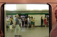 Київське метро поскаржилося в міліцію на псевдоволонтерів у вагонах