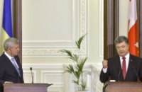Канада і Україна почали консультації щодо візового діалогу, - Порошенко