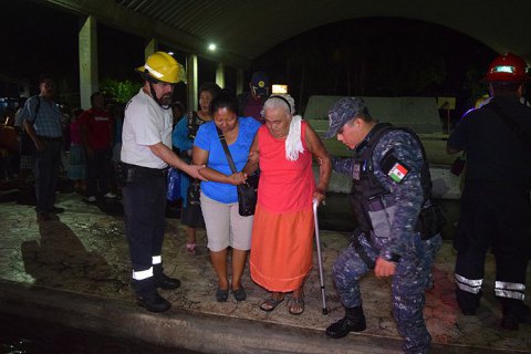 Число жертв землетрясения в Мексике возросло до 96