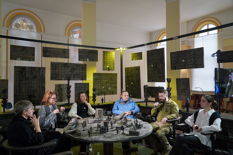 Дискусія “Вузли пам’яті: розплутувати чи затягувати?”