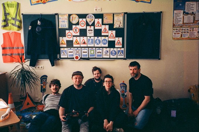 Команда фільму 'Стрічка часу': Олексій Дьяченко (звукорежисер майданчика), Віктор Шевченко (продюсер), Віктор Конкевич
(фокус-пуллер, механік камери), Катерина Горностай, Олександр Рощин (оператор). 