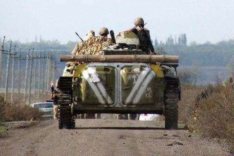 Штаб АТО: На Донбасі поранені четверо військових та цивільний