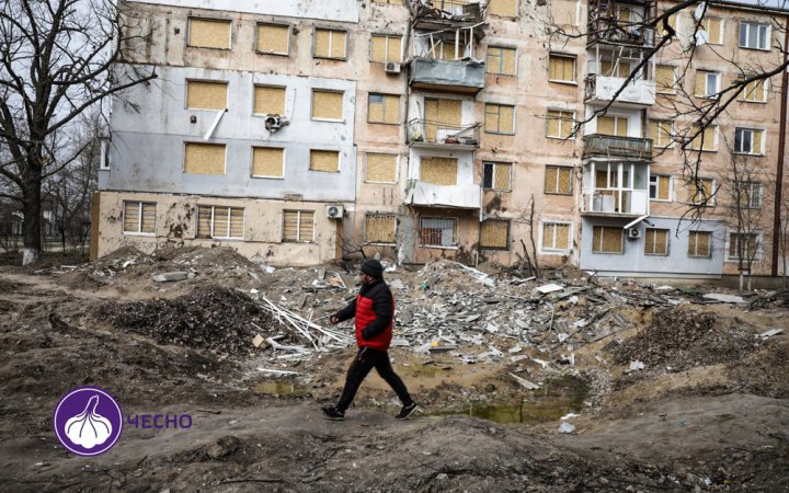Як живе вільний Херсон під російськими обстрілами 