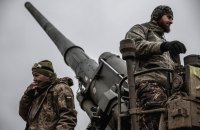 Українські артилеристи показали, як знищують росіян, які обстрілюють Херсон