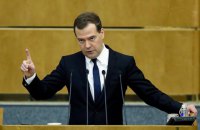 Медведев допустил запрет движения по России всего транспорта из Украины