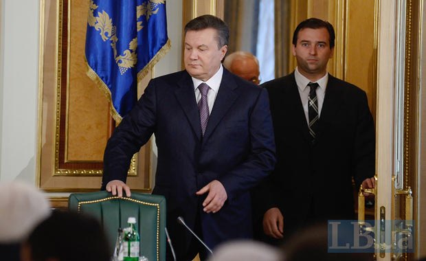 Президент Виктор Янукович подписал закон, который уводит в тень миллиарды долларов