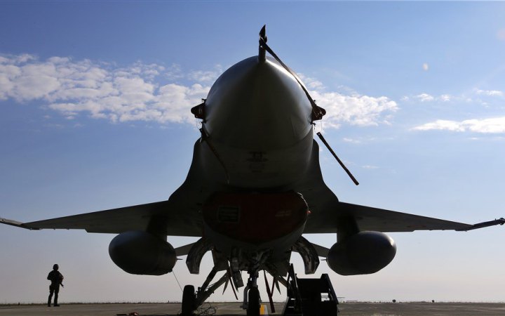 США та їх союзники планують надати Україні винищувачі F-16, - ЗМІ