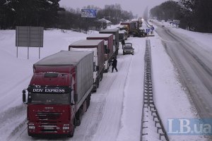 На трассе "Москва-Киев" возникла пробка из 650 грузовиков