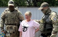 ​Затримали продавчиню і комунальницю, підозрюваних у наведенні ворожих ударів на Донеччину