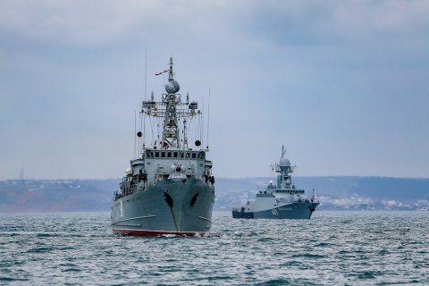 Кораблі Росії блокують судноплавство у Чорному та Азовському морях 
