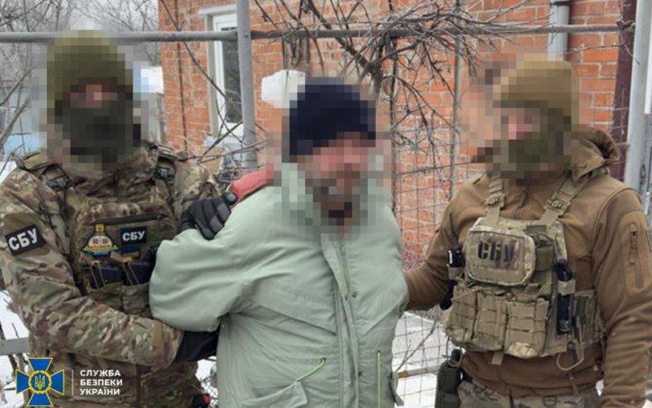 На Донеччині затримали 51-річного охоронця, якого підозрюють у корегуванні ударів по Слов'янську