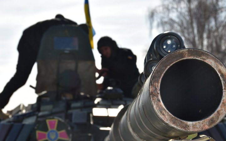Шольц объяснил отказ от предоставления тяжелого вооружения Украине "угрозой для НАТО"