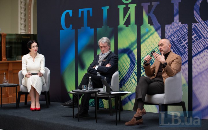 Національна валюта як важливий чинник суверенітету й стійкості країни: репортаж з публічного діалогу за участі Пишного та Ющенка