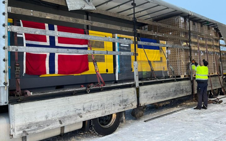 Норвегія передала українським прикордонникам більше ста генераторів