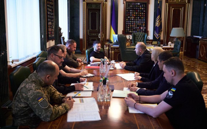 Зміцнення Сил оборони на Покровському напрямку та розвиток контрактної армії: Зеленський провів Ставку