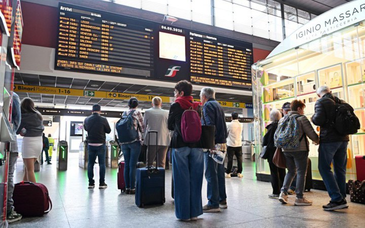 У Італії пошкодили залізничні колії. Поліція припукає, що це диверсія 