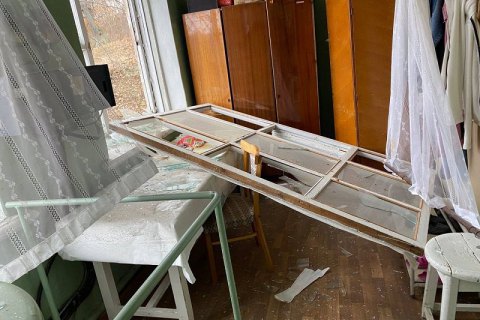 Окупанти обстріляли Світличне, зруйновано будівлю водоканалу